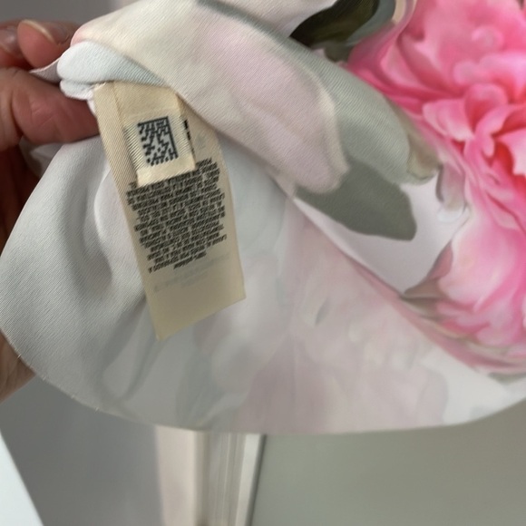 Ted Baker
Cernia Painted Posie Scalloped Camisole - Picture 9 of 16